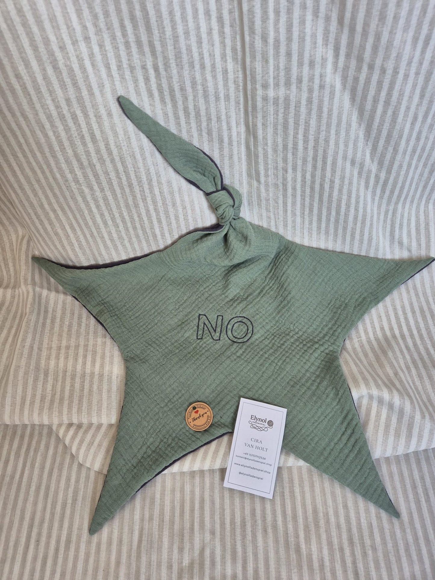 Personalisiertes Sternenkuscheltuch mit Knoten – handgemacht mit Initialen