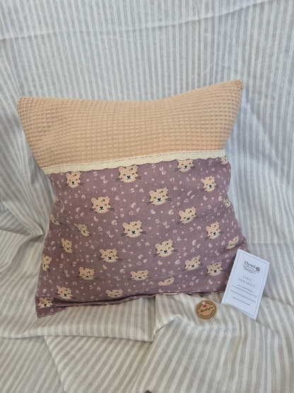 Personalisierter Kissenbezug 40x40 cm – handgemacht mit Applikation & Initialen auf der Rückseite