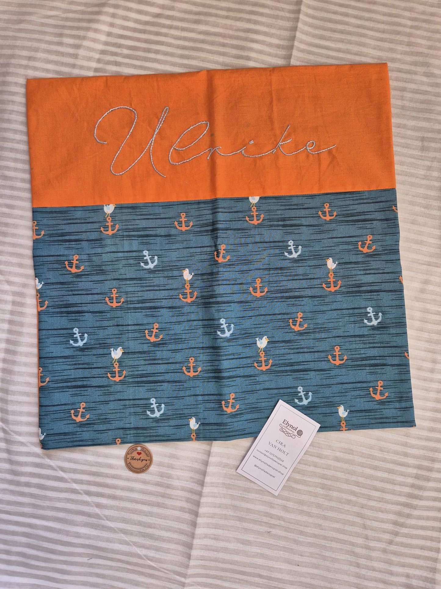 Personalisierter Kissenbezug 40x40 cm – handgemacht mit Namen & Applikation auf der Vorderseite